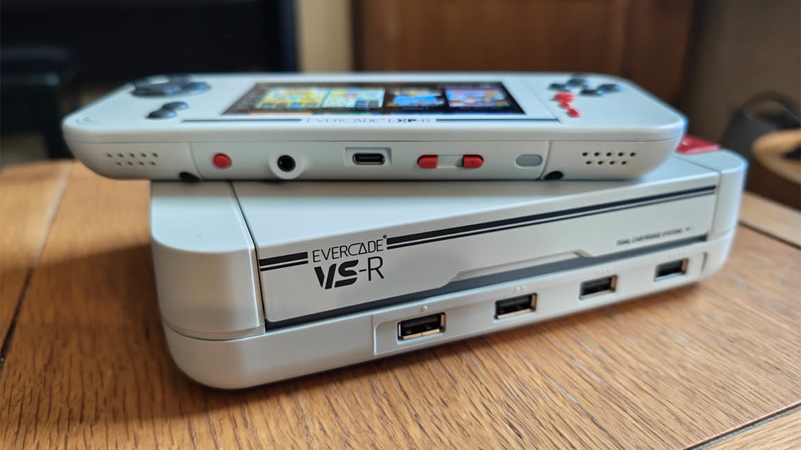 Evercade EXP-R và VS-R; máy chơi game retro