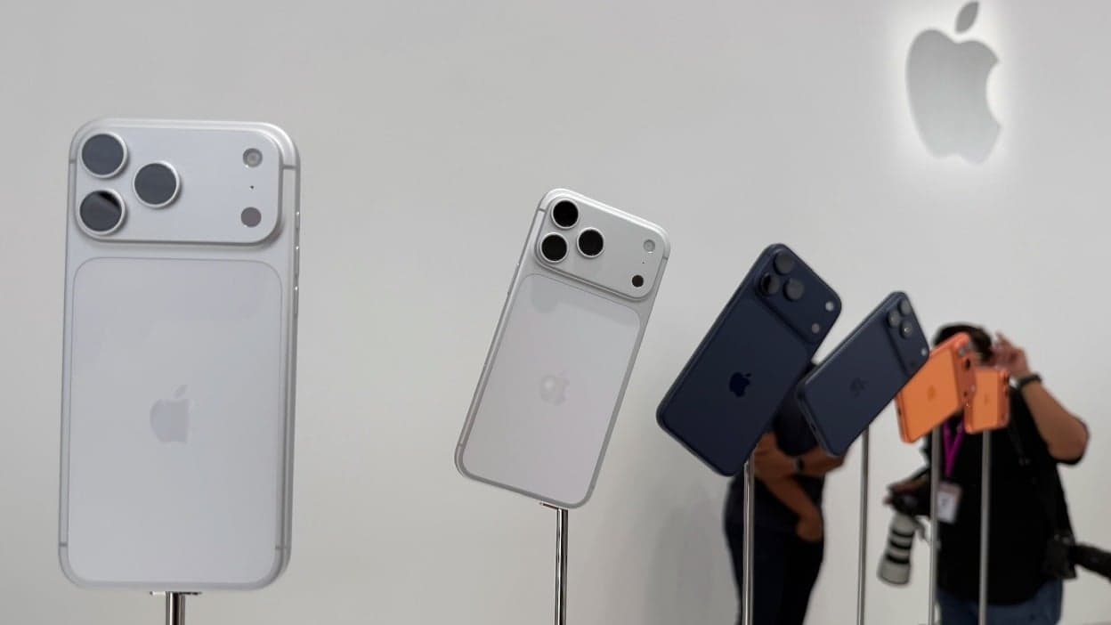 iPhone 17 Pro Max đang trưng bày tại Apple Park