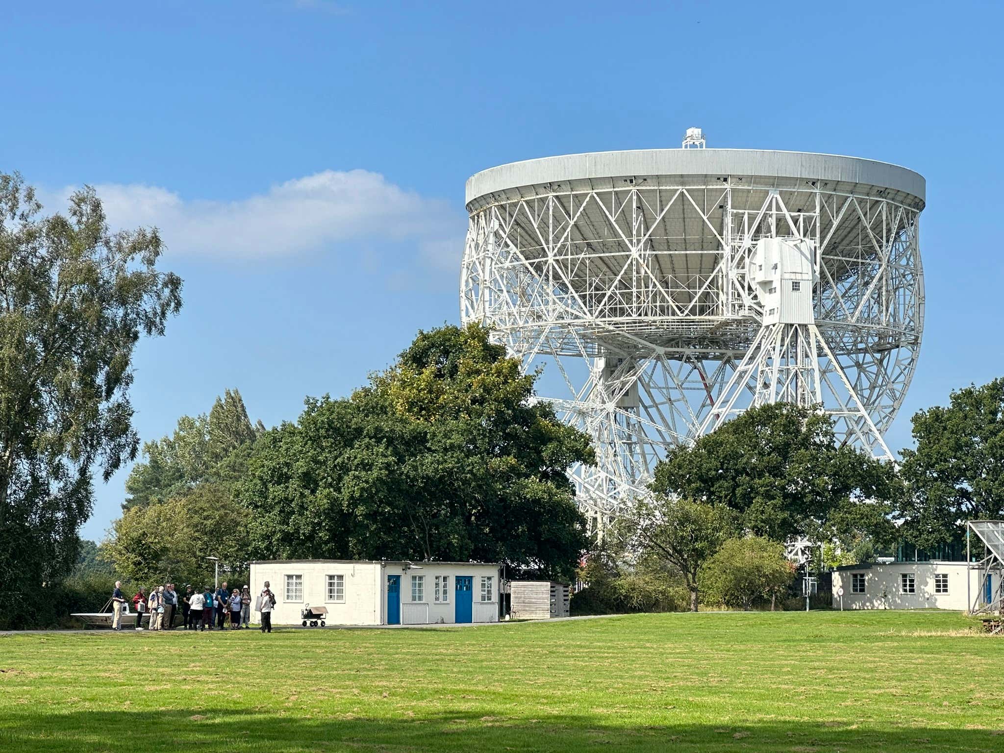 Jodrell Bank với kính thiên văn Lovell