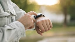 5 Mẹo và Thủ Thuật Quan Trọng Mọi Chủ Sở Hữu Apple Watch Cần Biết