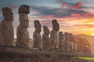 Tượng Moai trên Đảo Phục Sinh được di chuyển bằng cách 'đi bộ'