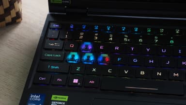 Đánh giá chi tiết laptop Acer Predator Helios 16 AI cực mạnh mẽ