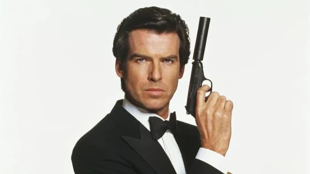 Amazon chỉnh sửa poster James Bond tồi khiến tôi lo ngại tương lai 007