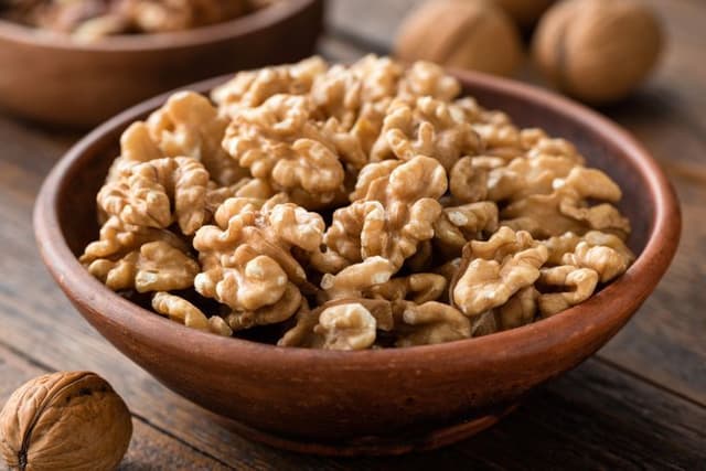 How Eating a Handful of Walnuts Before Bed Can Enhance Your Sleep Quality