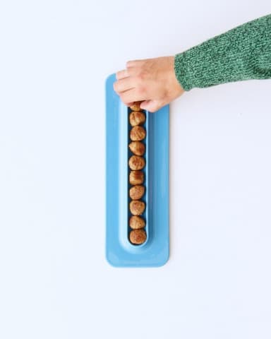 IKEA và Gustaf Westman ra mắt bộ đồ bàn lễ hội đầy màu sắc