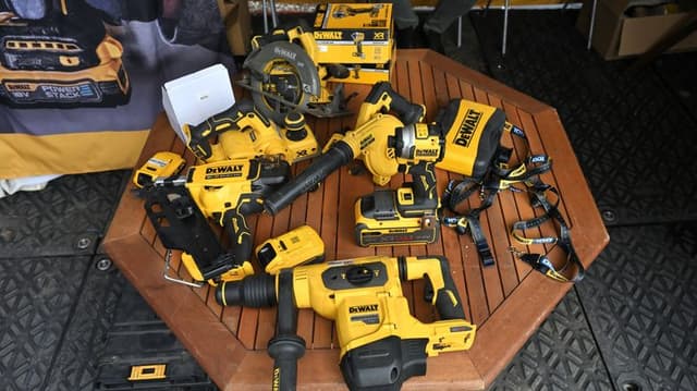 Tám phụ kiện hỗ trợ hiệu quả cho dụng cụ DeWalt chất lượng cao