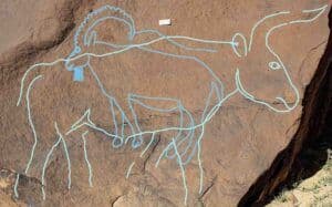 Nghệ thuật đá 12.000 năm ở sa mạc Nefud và chỉ dẫn nguồn nước