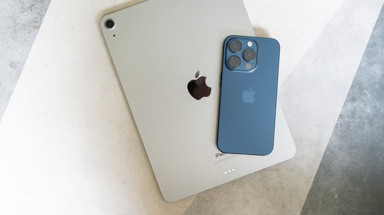 iPhone on top of iPad